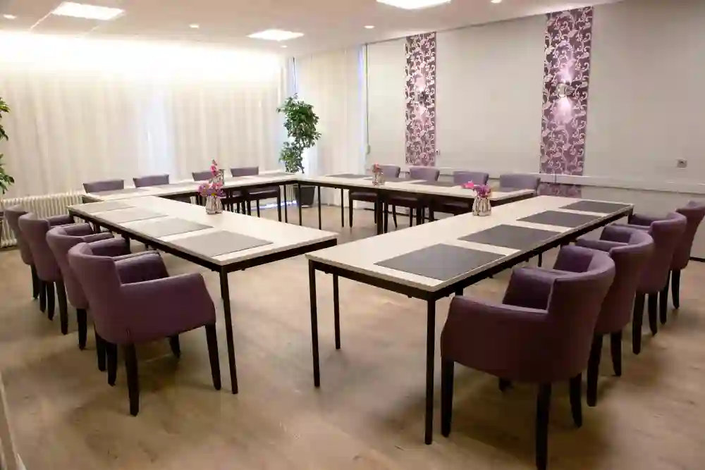 Breevaartzaal in vergaderopstelling